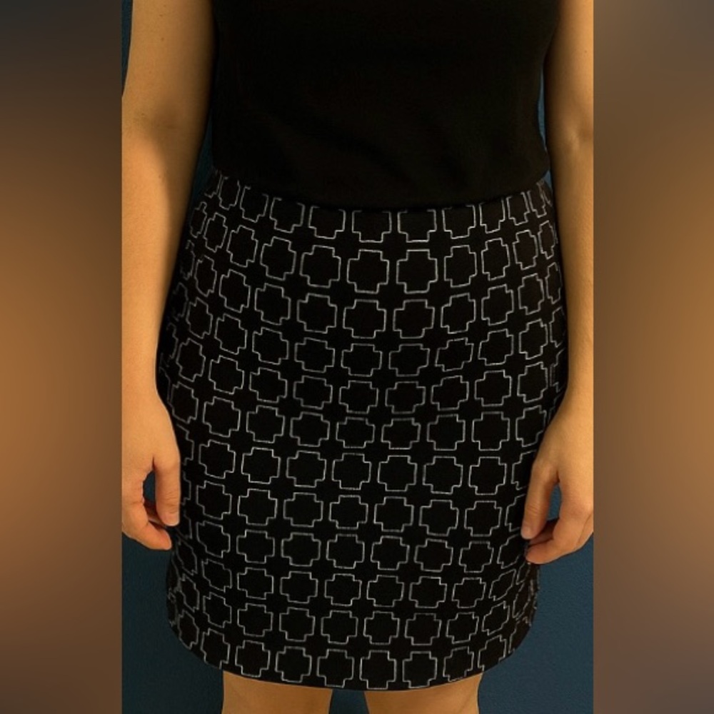Talbots Classic Black & White Patterned Skirt Petite Size 10